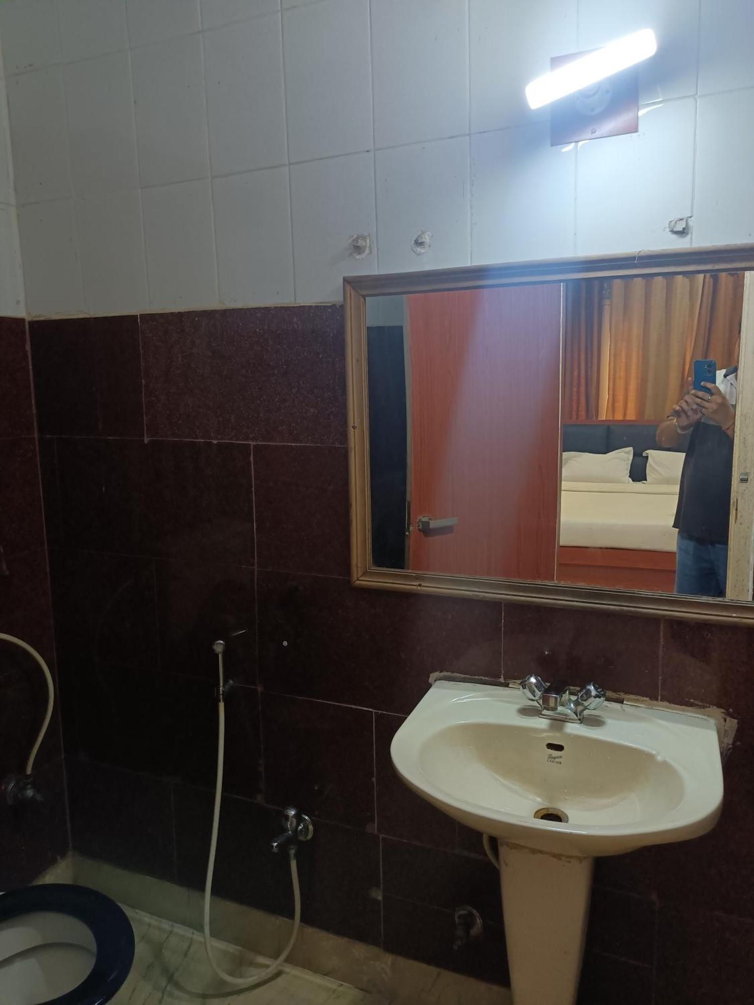 Hotel Sudakshina By Roh Silchar Kültér fotó