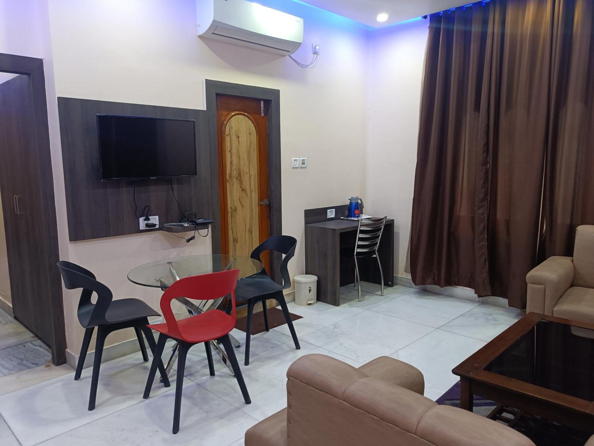 Hotel Sudakshina By Roh Silchar Kültér fotó