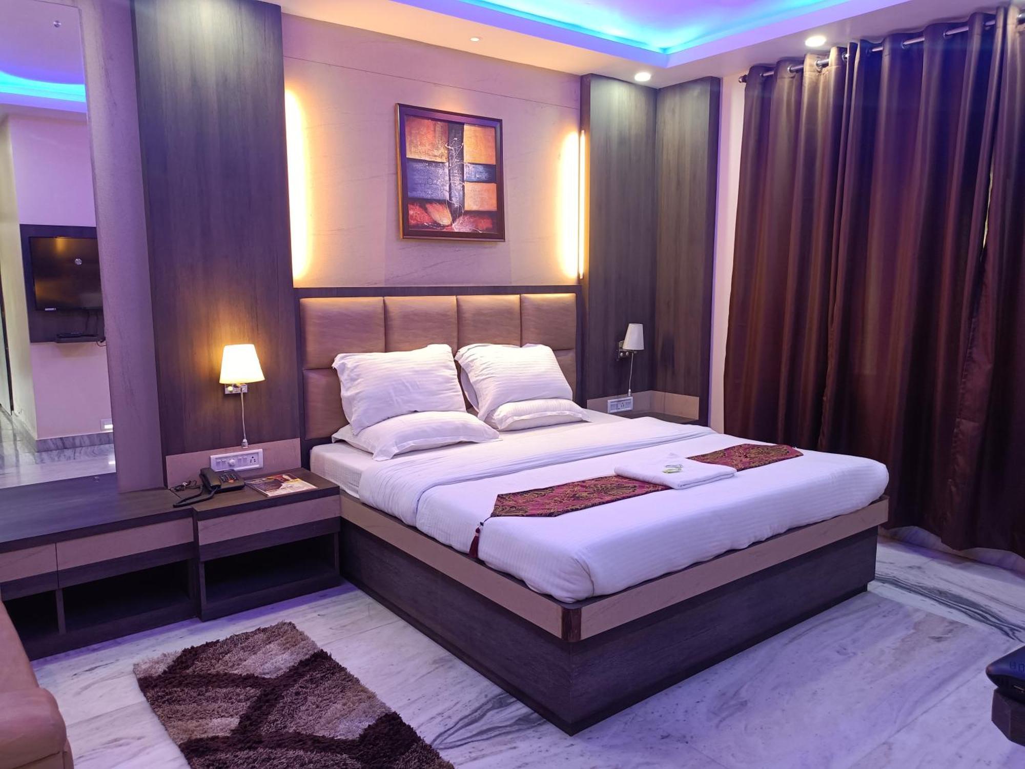 Hotel Sudakshina By Roh Silchar Kültér fotó