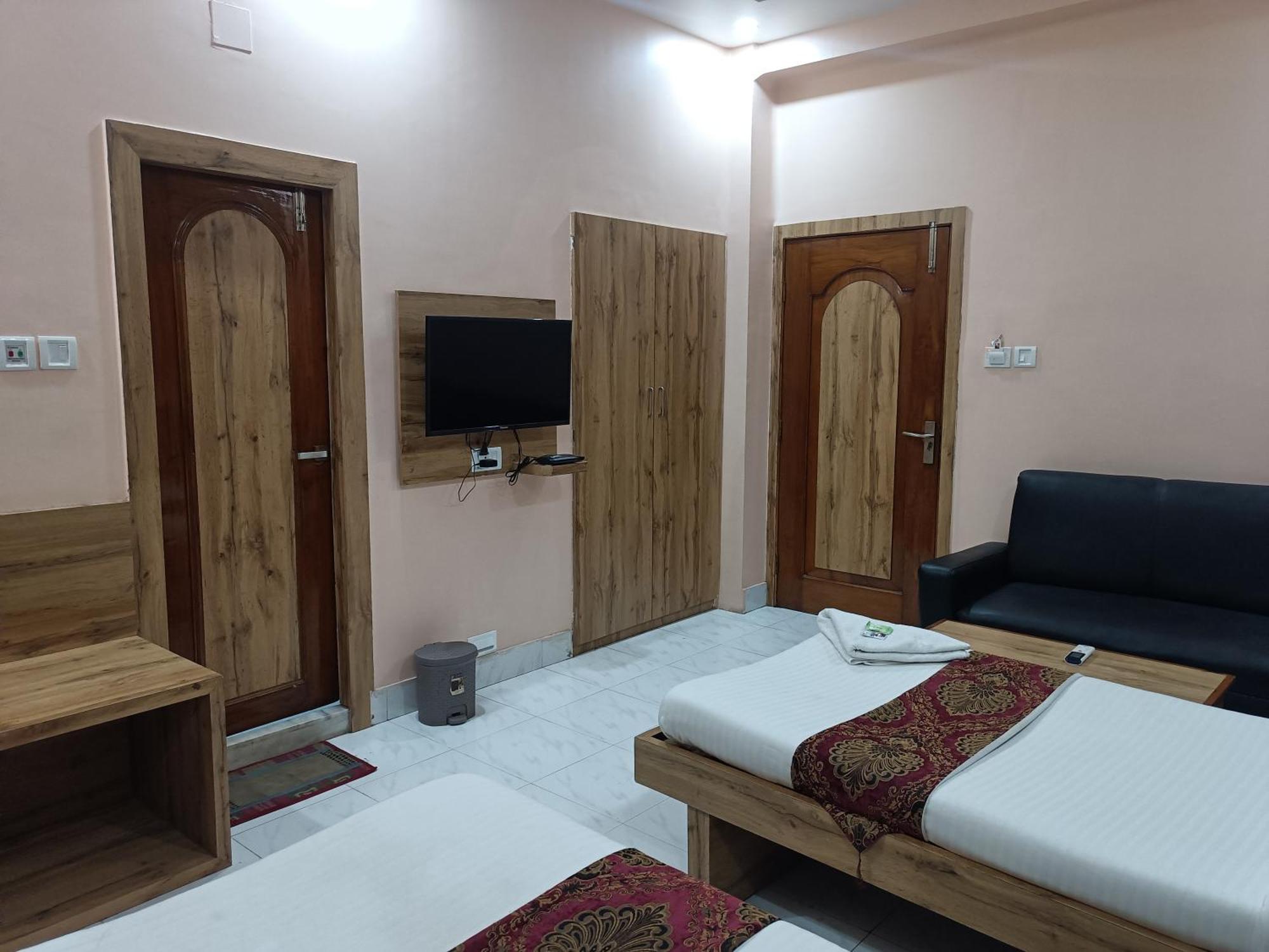 Hotel Sudakshina By Roh Silchar Kültér fotó
