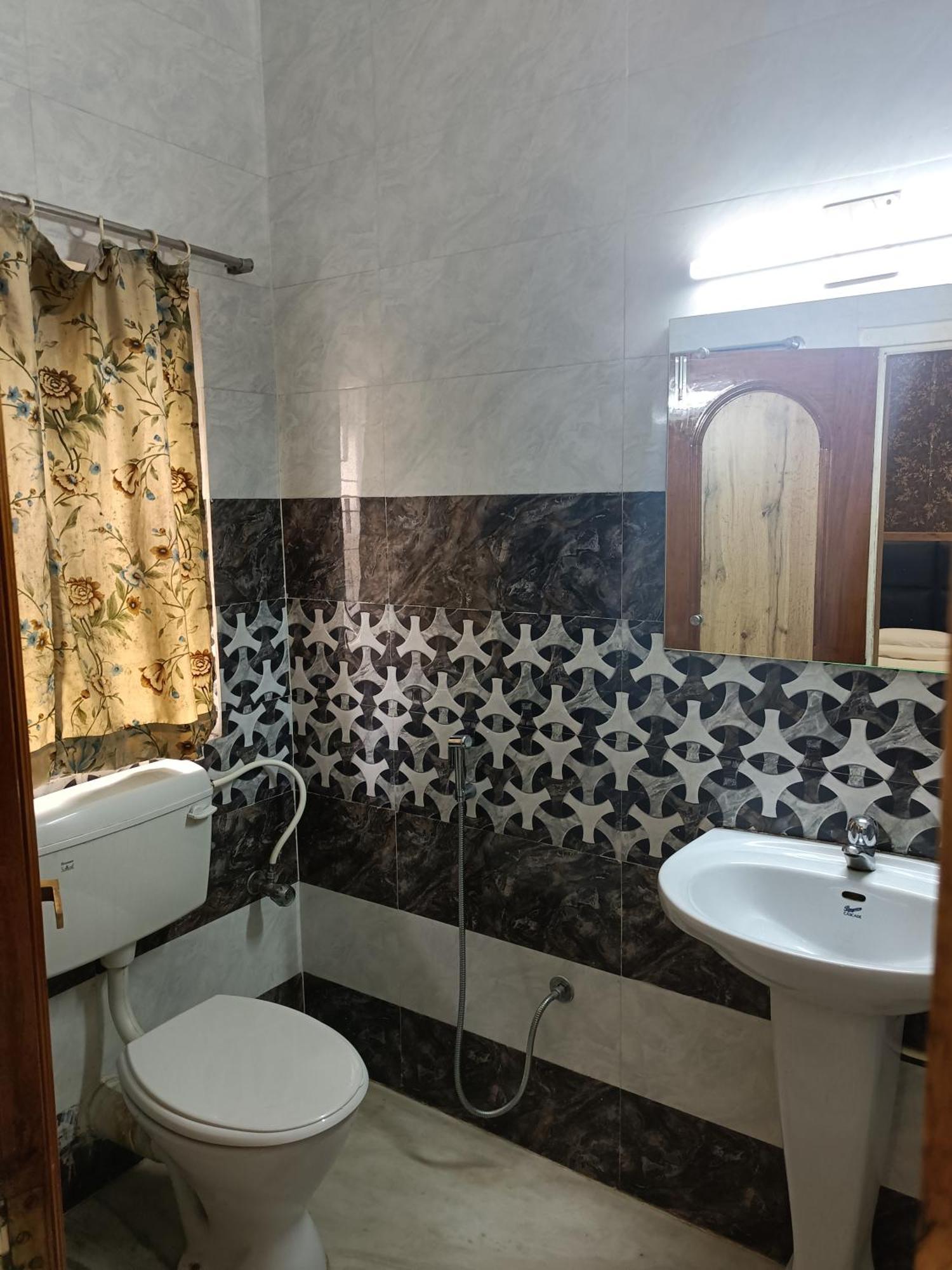 Hotel Sudakshina By Roh Silchar Kültér fotó